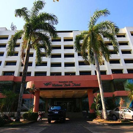 Wattana Park Hotel Trang Buitenkant foto