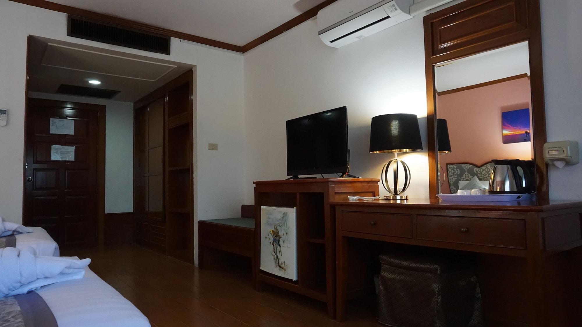 Wattana Park Hotel Trang Buitenkant foto