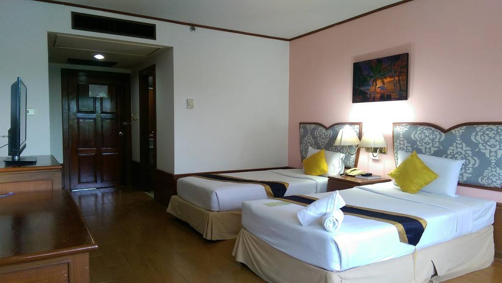 Wattana Park Hotel Trang Buitenkant foto
