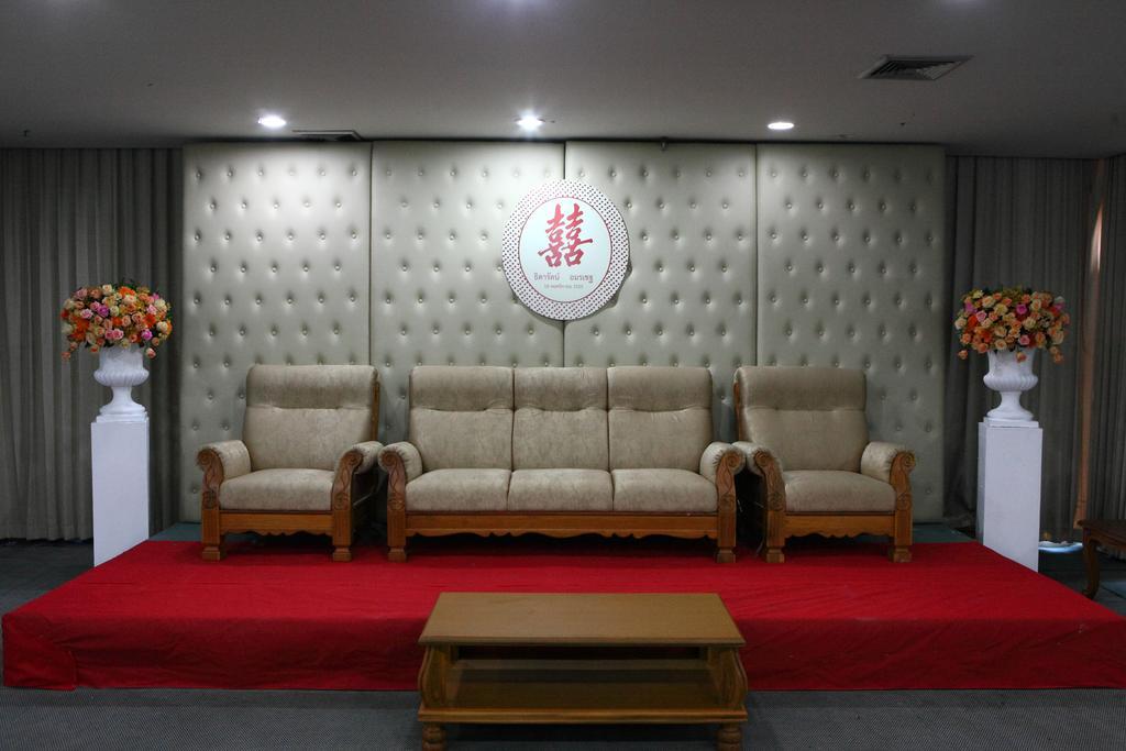 Wattana Park Hotel Trang Buitenkant foto