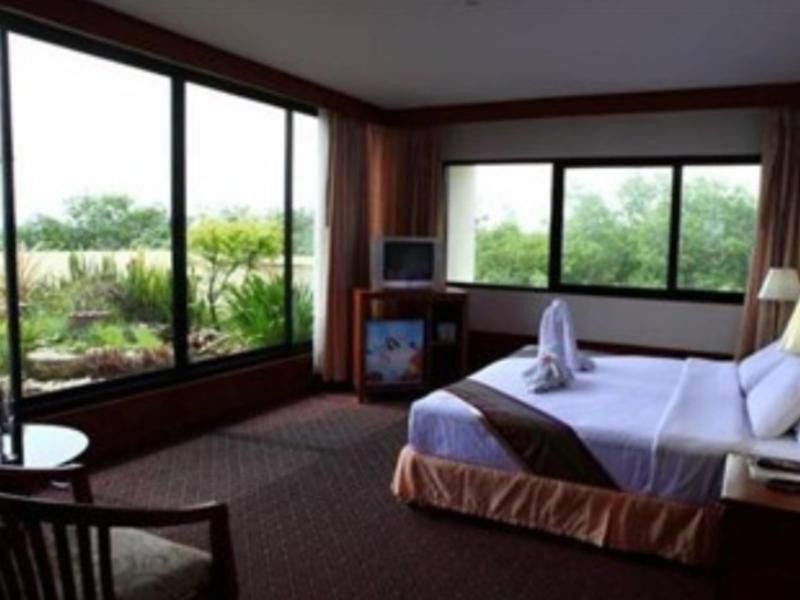 Wattana Park Hotel Trang Buitenkant foto