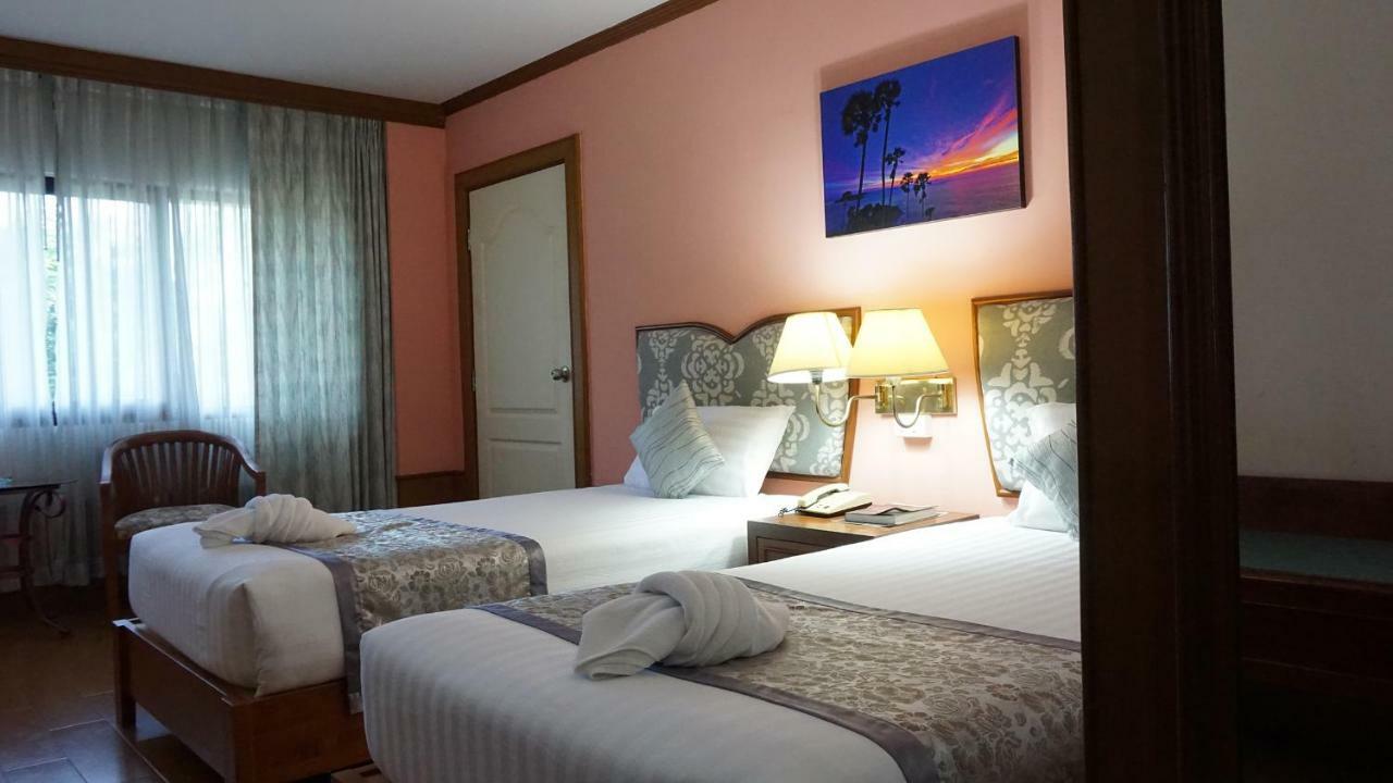 Wattana Park Hotel Trang Buitenkant foto